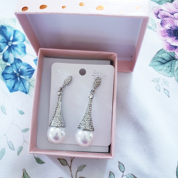 Fashion elegant pear silver earrings - Picture 2 of 2